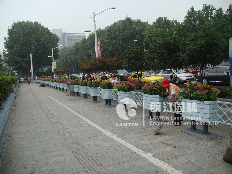 南京道路绿化花箱